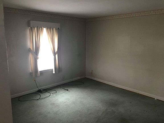 5th image of 13522 Pennsylvania Ave