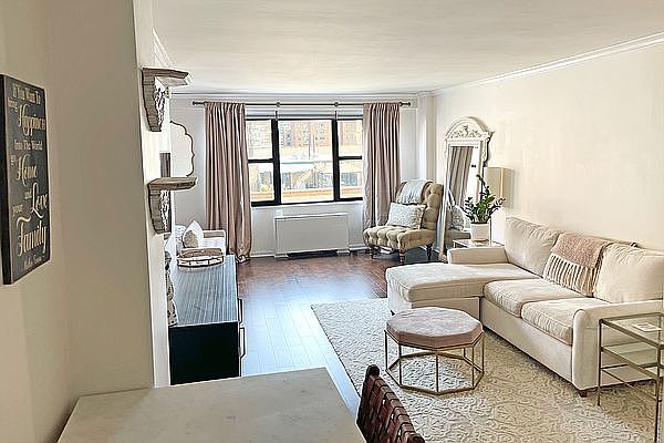 1st image of 200 E 27th St APT 11M