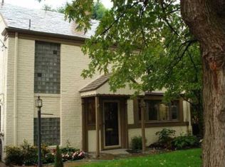 628 Crystal Dr, Pittsburgh, PA 15228