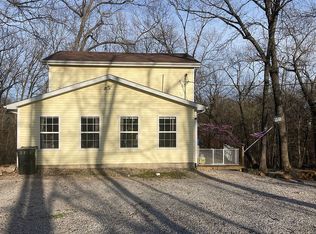 122 Jade Rd, Rocky Mount, MO 65072