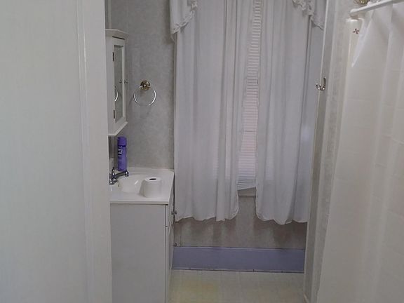 3rd image of 111 N 29th St