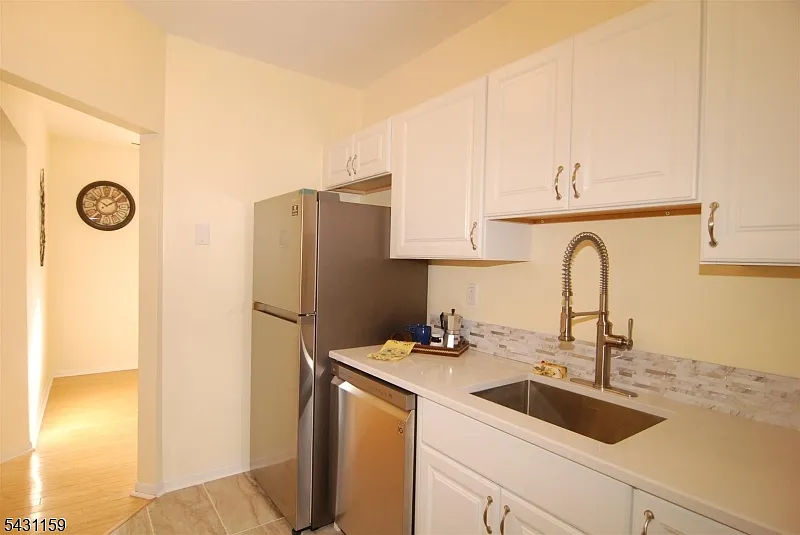 1 bed, 1.0 bath, $1,895 — Photo 3