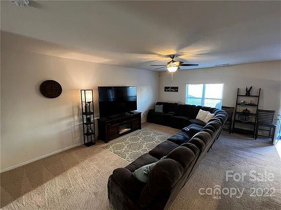 4th image of 7124 Agava Ln