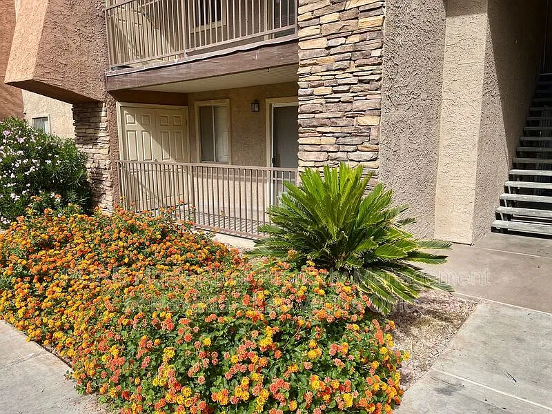 1 bed, 1.0 bath, 700 sqft, $1,000 — Photo 3