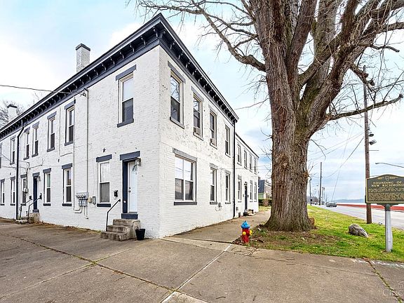 3rd image of 102 Union St