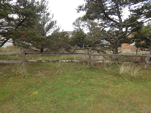 5th image of 15 Cape Kiwanda Dr
