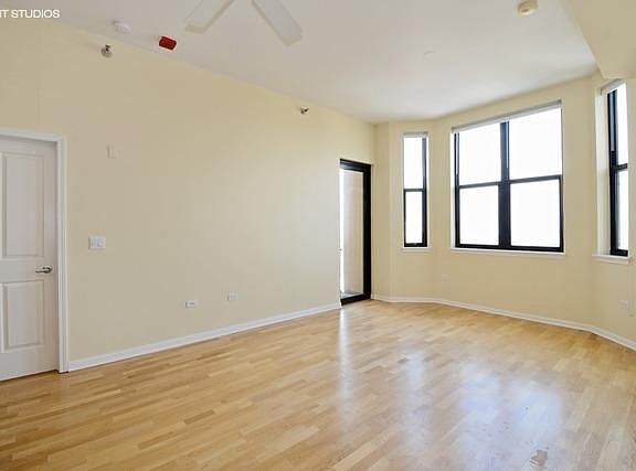 3rd image of 1464 S Michigan Ave APT 2107