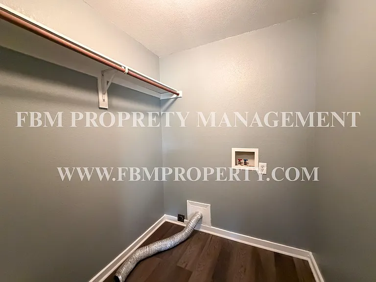 808 Metropolitan Ave — Photo 12