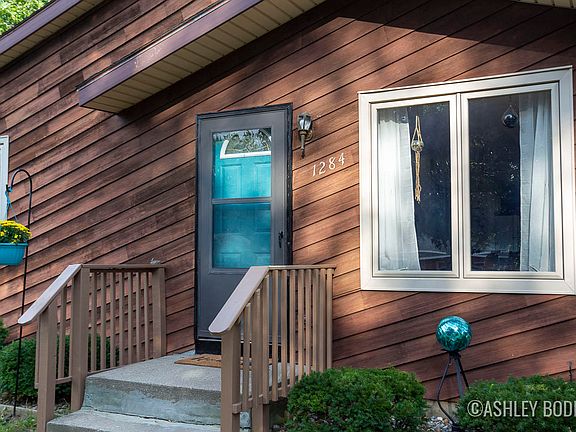 2nd image of 1284 Lancaster Ave NW