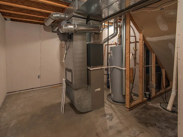4060 Florence Dr — Photo 36