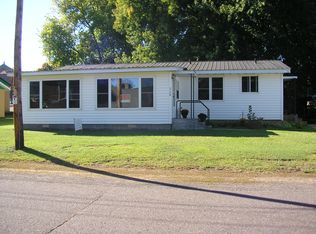 228 Front St, Lake Linden, MI 49945