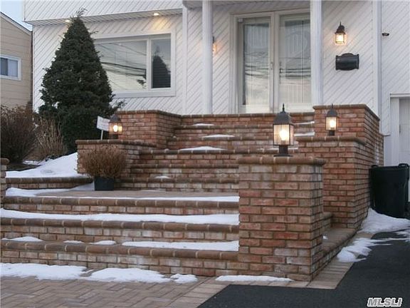 2nd image of 3009 Hewlett Ave