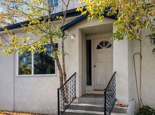 204 S 10th St #3, Livingston, MT 59047