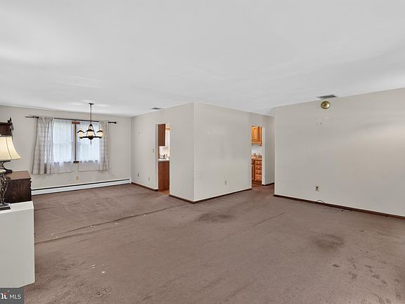 4th image of 493 McGregor Dr