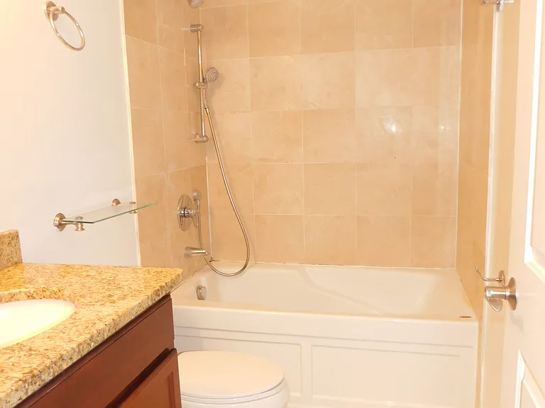 618 Elmwood Ave #8 — Photo 7