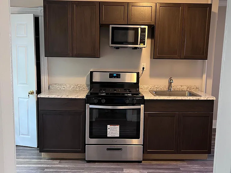 201 New St — Photo 19