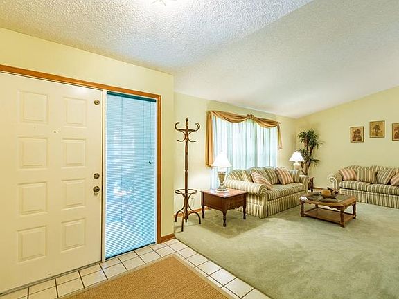 2nd image of 2606 Archmont Ct