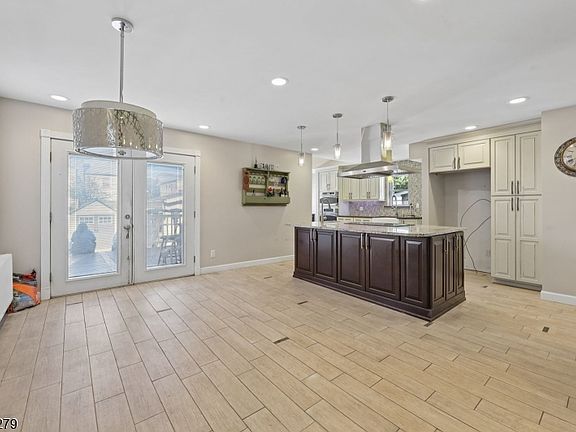 5th image of 233 15 STREET