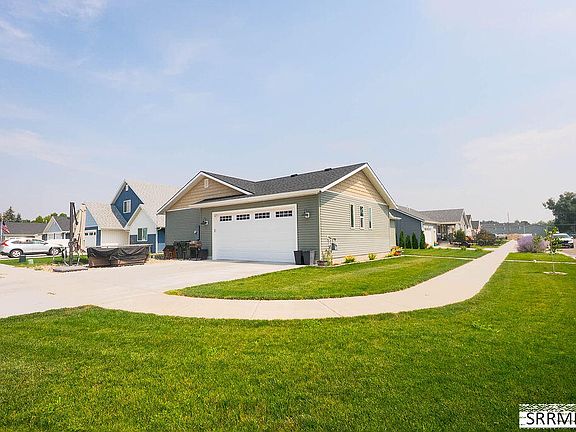 4th image of 1132 Harris Loop