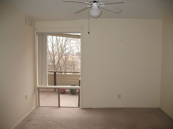 3rd image of 170 Talbott St #10
