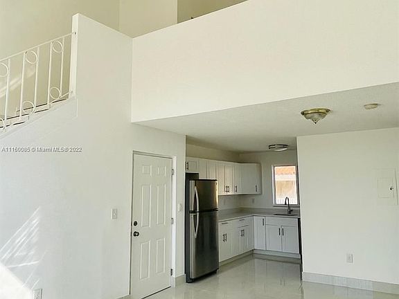 3rd image of 2735 W 62nd Pl APT 206