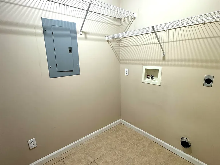 605 Old Creal Springs Rd — Photo 5