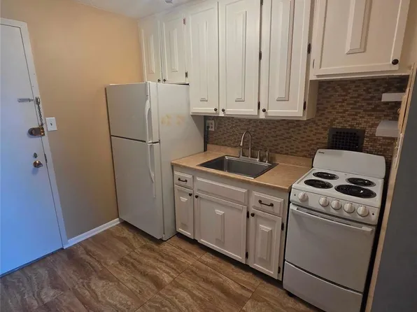 160 Academy Street #3P, Poughkeepsie, NY 12601