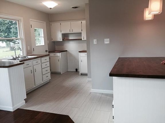 4th image of 106 N Hungate Ave