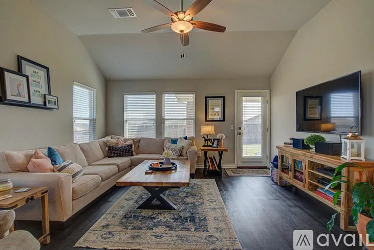 3145 Midland Valley St — Photo 5