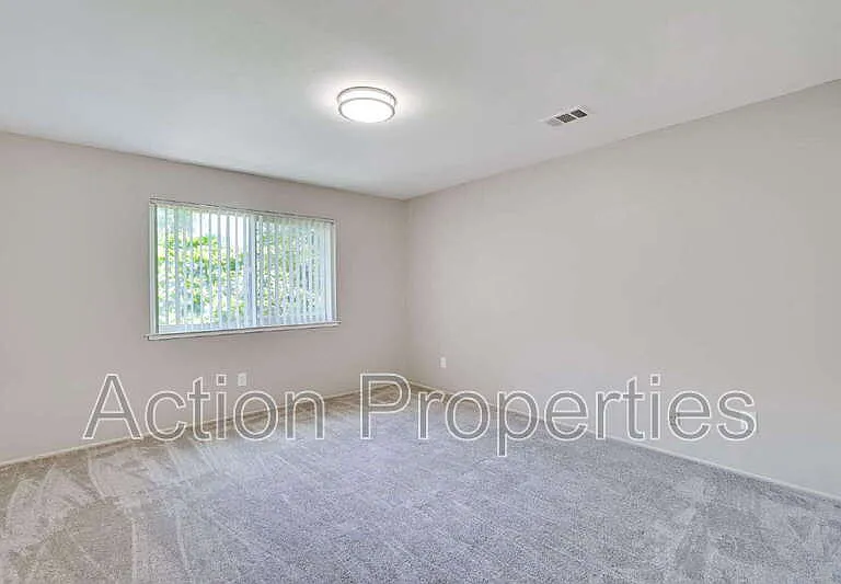 1121 Garfield Ave #4 — Photo 9