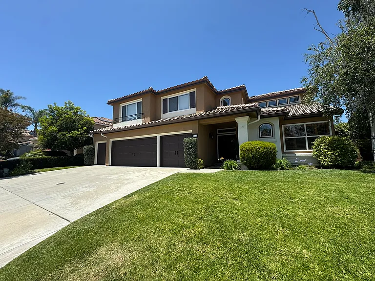 713 Twillin Ct — Photo 1