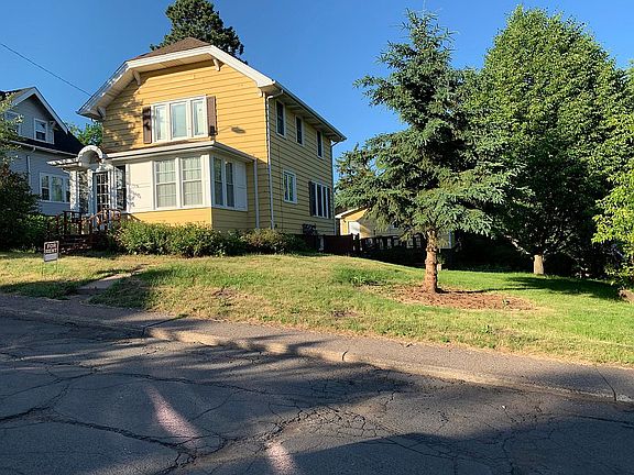 5th image of 122 Parkland Ave