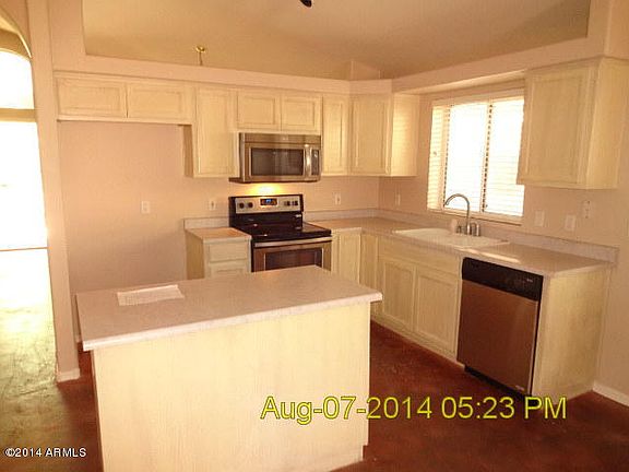 5th image of 2211 E Wahalla Ln