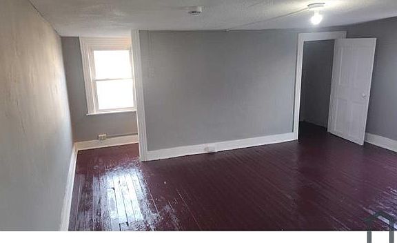 5th image of 206 Fairground Ave