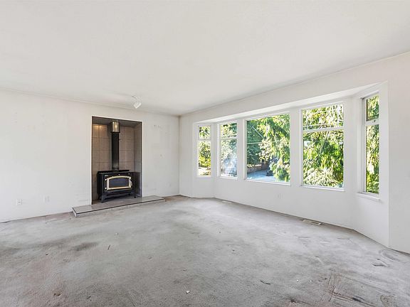 4th image of 19741 47th Ave