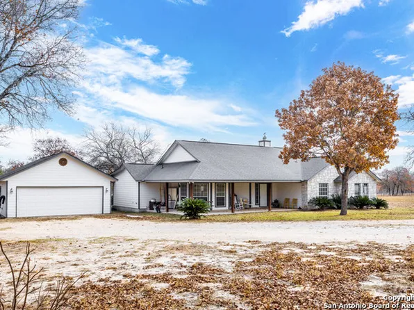 2211 COUNTY ROAD 770, Natalia, TX 78059