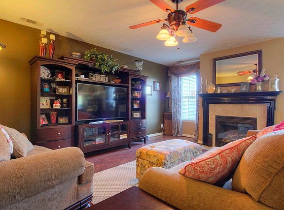 2nd image of 2909 Summer Point Ct
