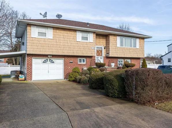 338 4th Street, Lindenhurst, NY 11757