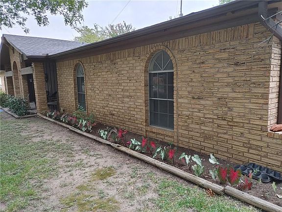 4th image of 104 Alamo Dr