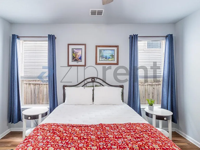 1404 Jenkins Bnd — Photo 7