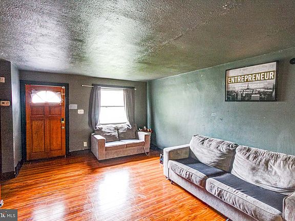 3rd image of 853 Delview Dr