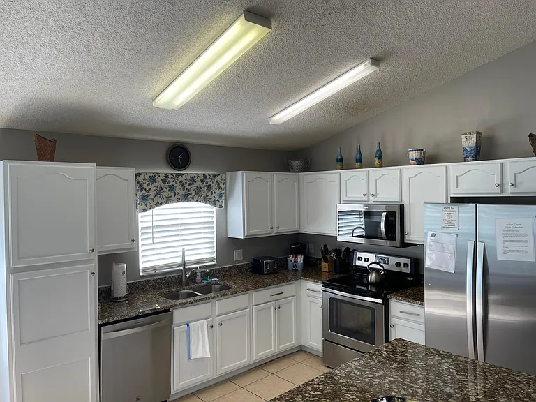 8081 Roaring Creek Ct — Photo 1