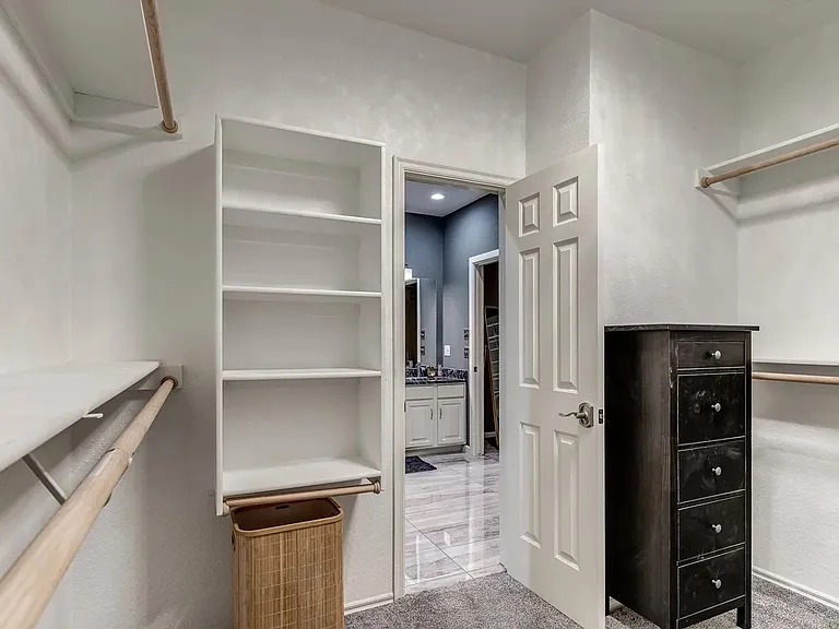 6162 N Brookline Ave #22 — Photo 9