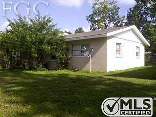 2nd image of 972 Jasmine St