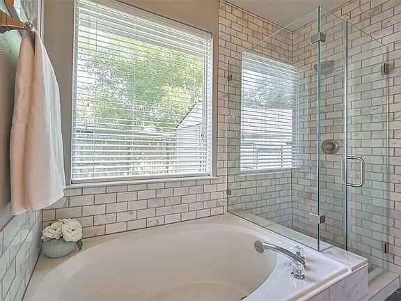 3rd image of 2406 Misty Falls Ct