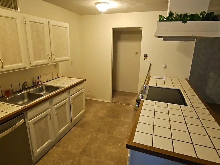 7205 Chatham Rd — Photo 2