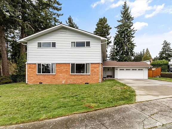3rd image of 1552 NE Narrows Avenue