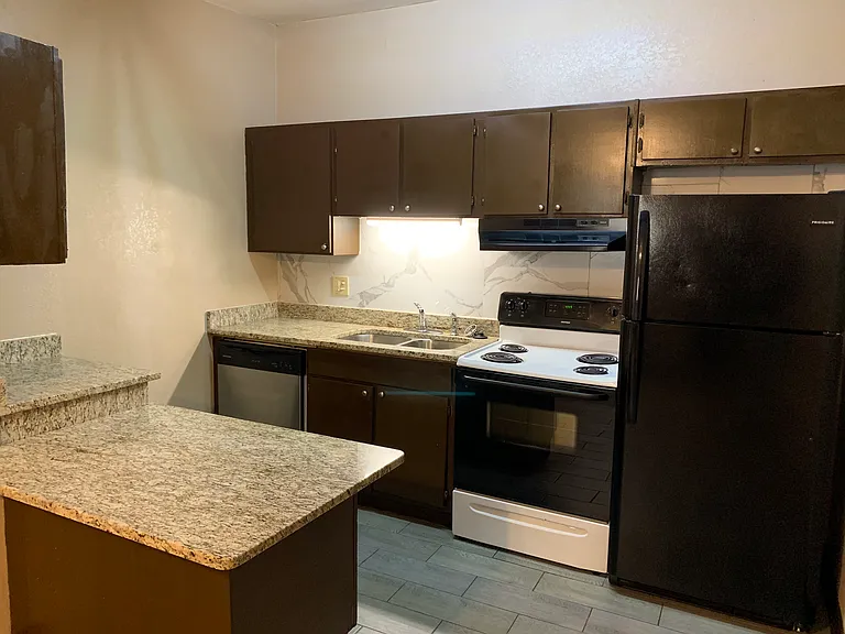 DS 226 Cherry Street - University Park Apartments — Photo 7