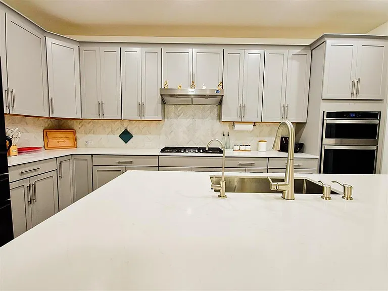 332 Turnbuckle Bnd — Photo 9