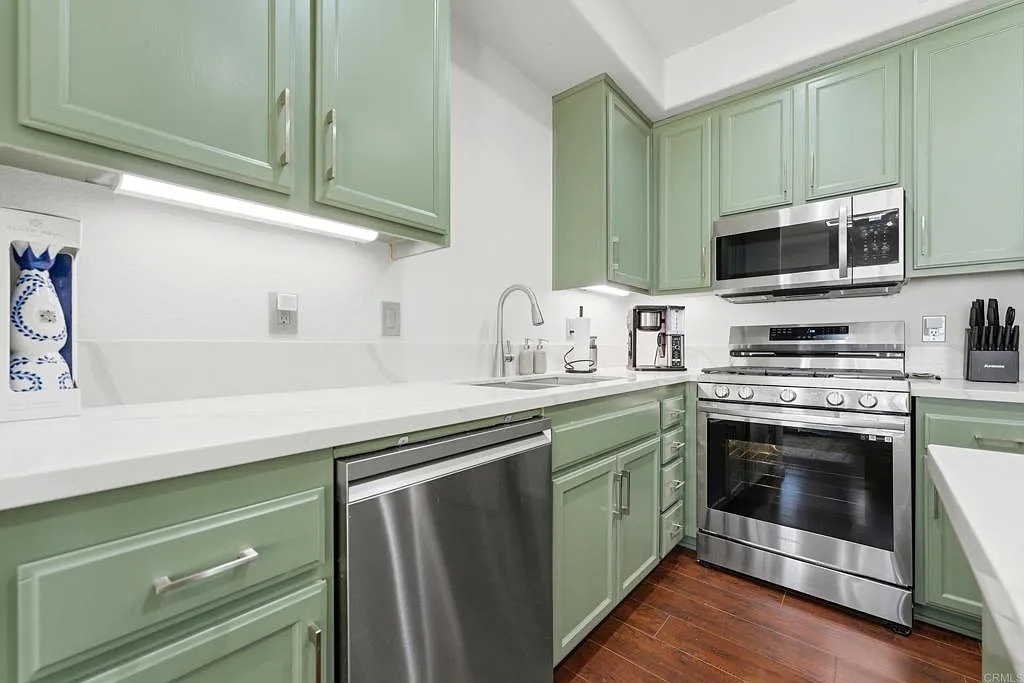 2 bed, 1371 sqft, $3,000 — Photo 3